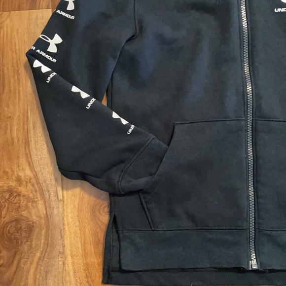 Boy’s Under Armour full zip hoodie size y- small - Picture 2 of 7